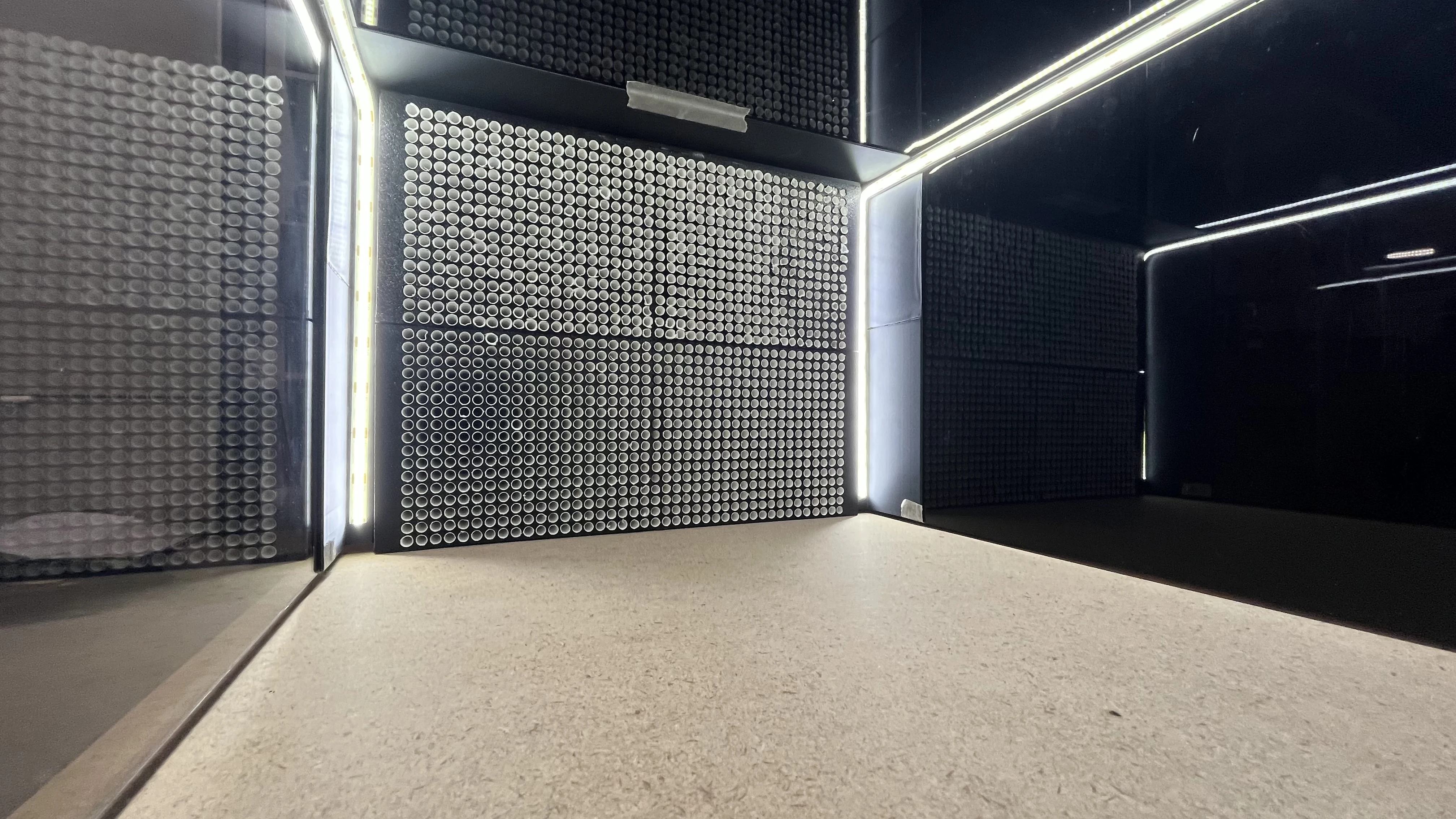 Airflow Straightener and Test Section